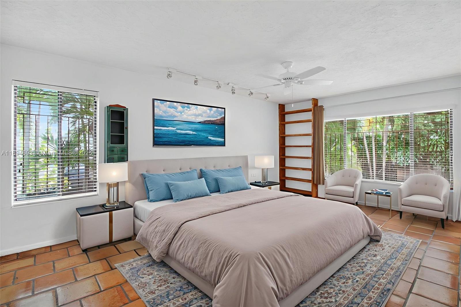 SHORES CALUSA - Residential