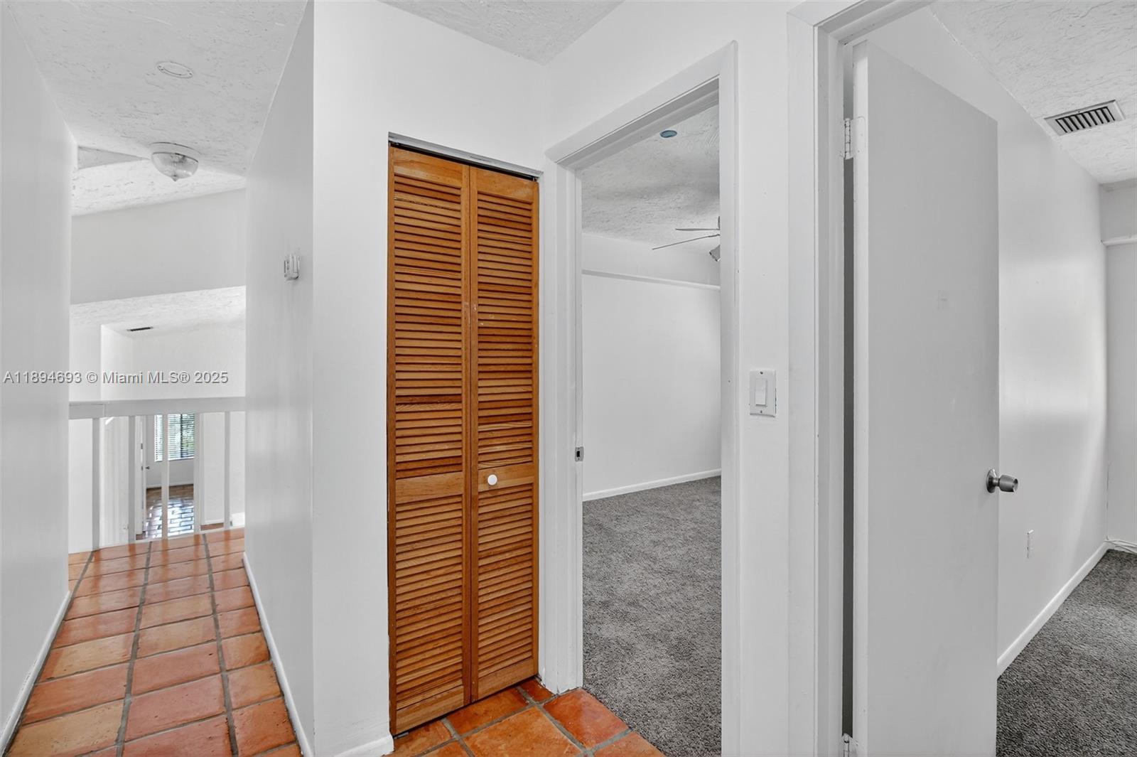 SHORES CALUSA - Residential