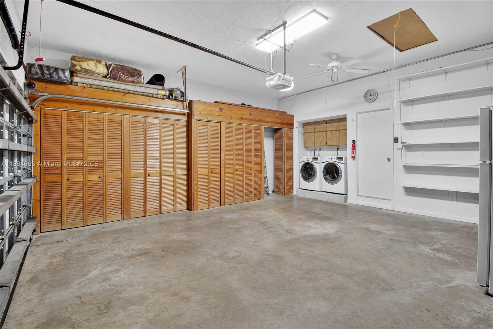 SHORES CALUSA - Residential