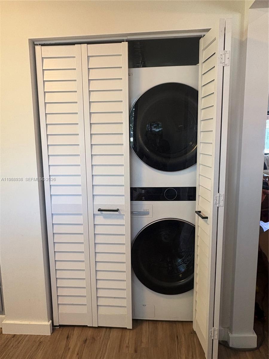 BLOOMFIELD HILLS - Residential