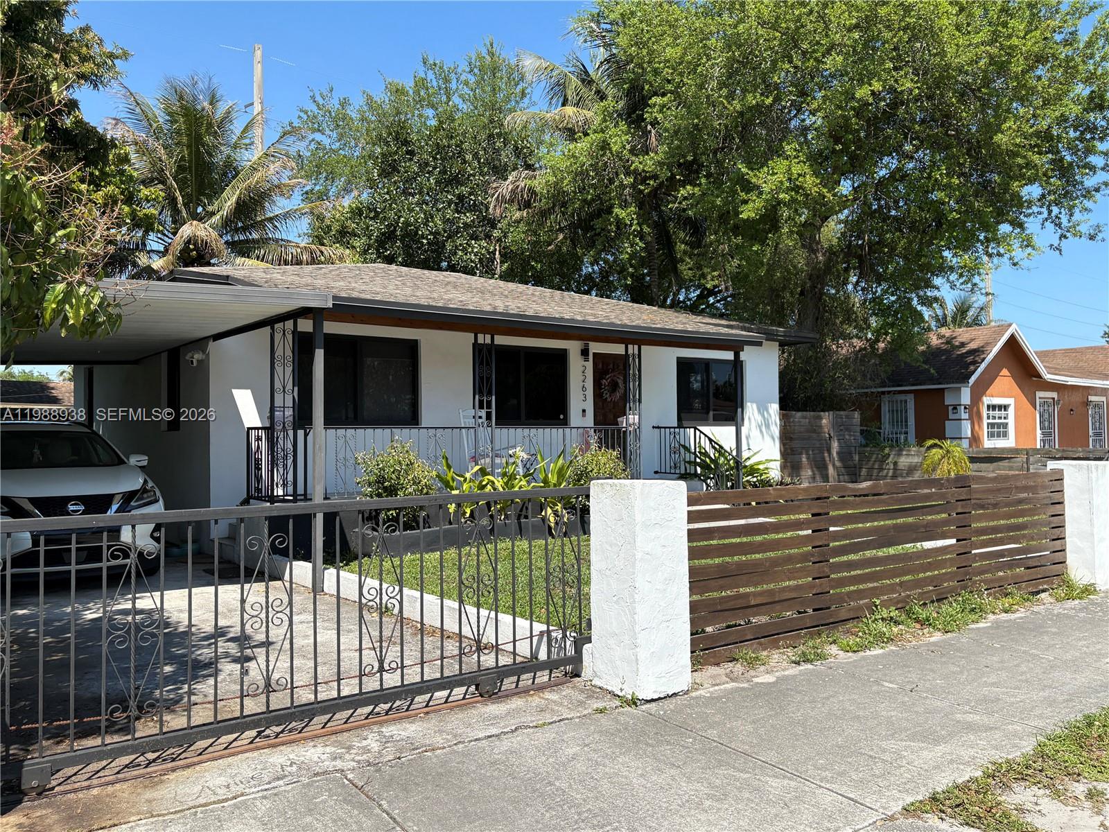 BLOOMFIELD HILLS - Residential