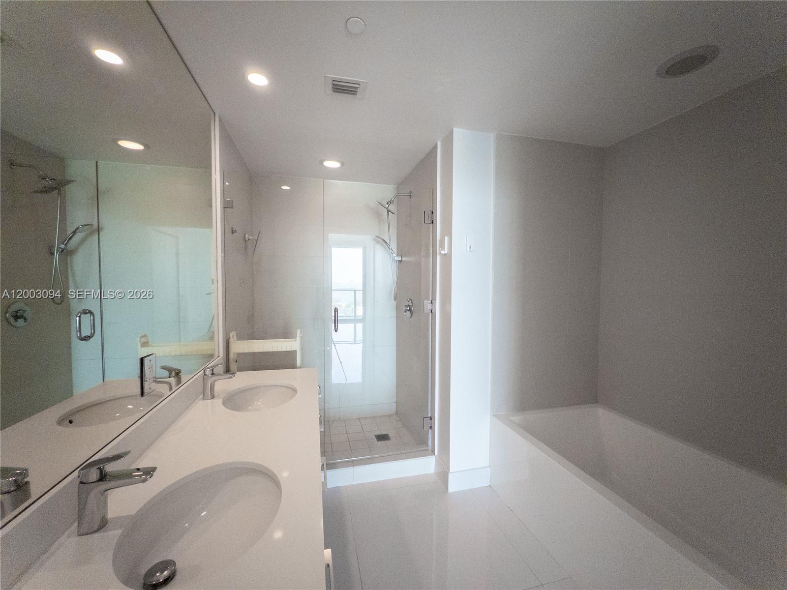 PARAISO BAYVIEWS CONDO - Residential Lease