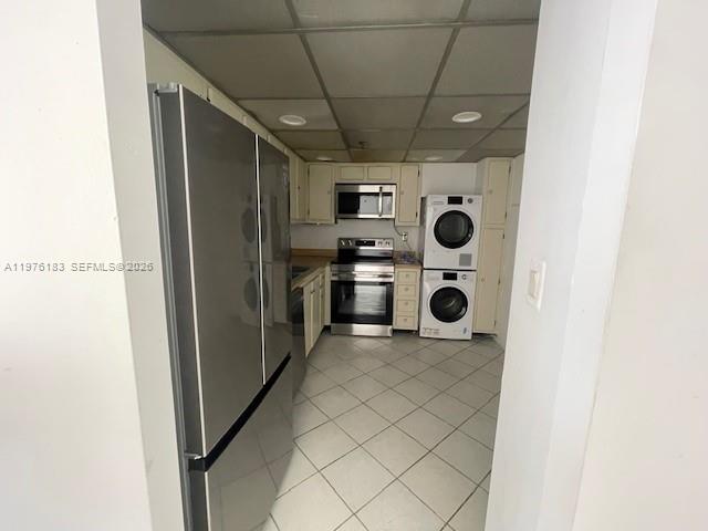 WINSTON TOWERS 600 CONDO - Residential Lease