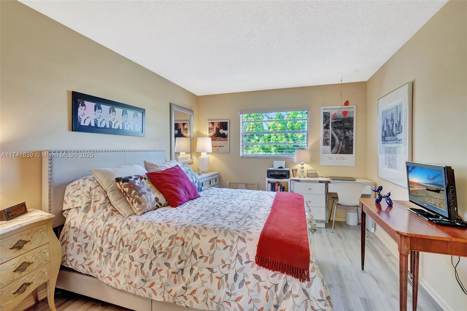 SAPPHIRE CONDO - Residential