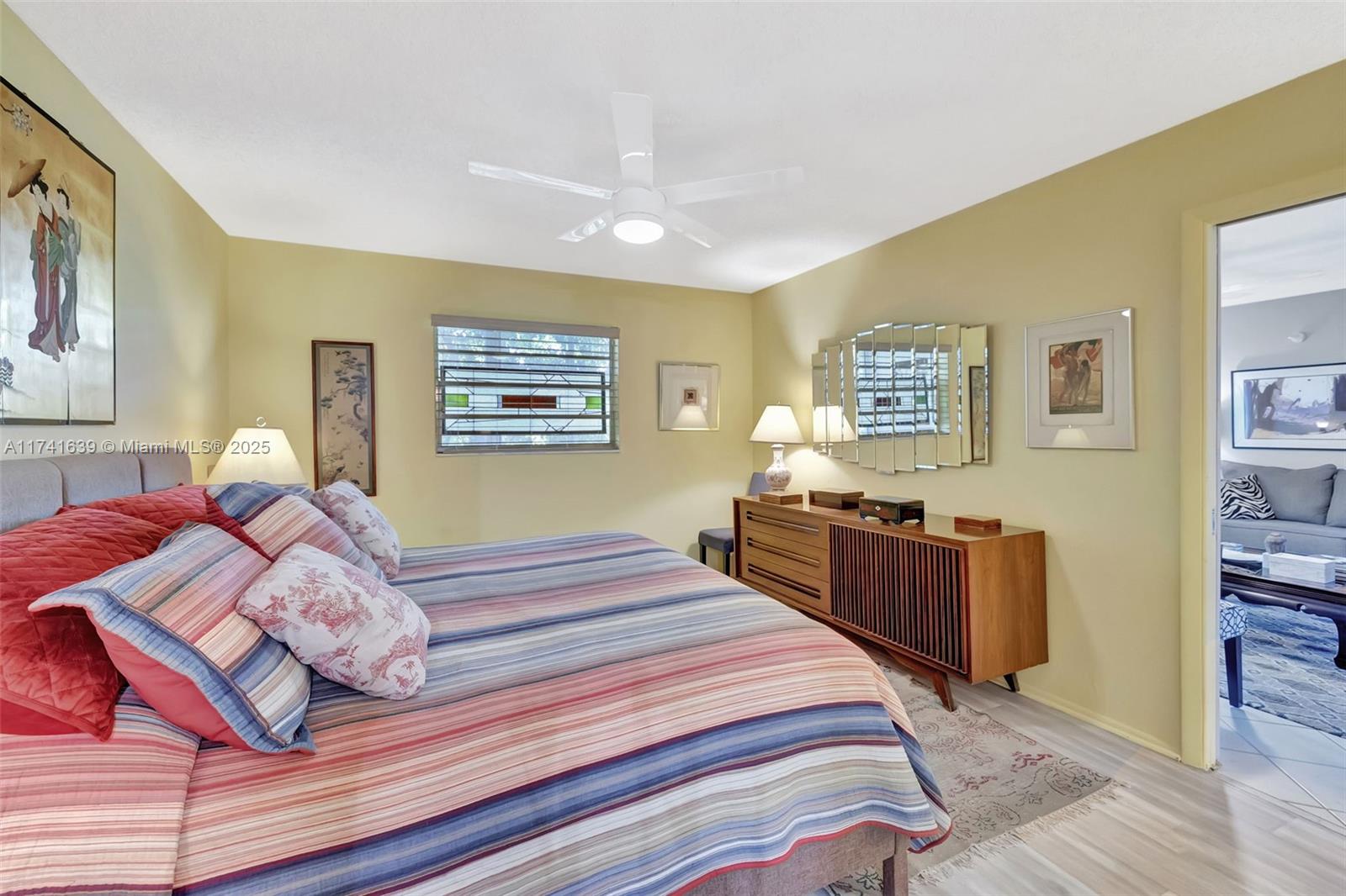 SAPPHIRE CONDO - Residential