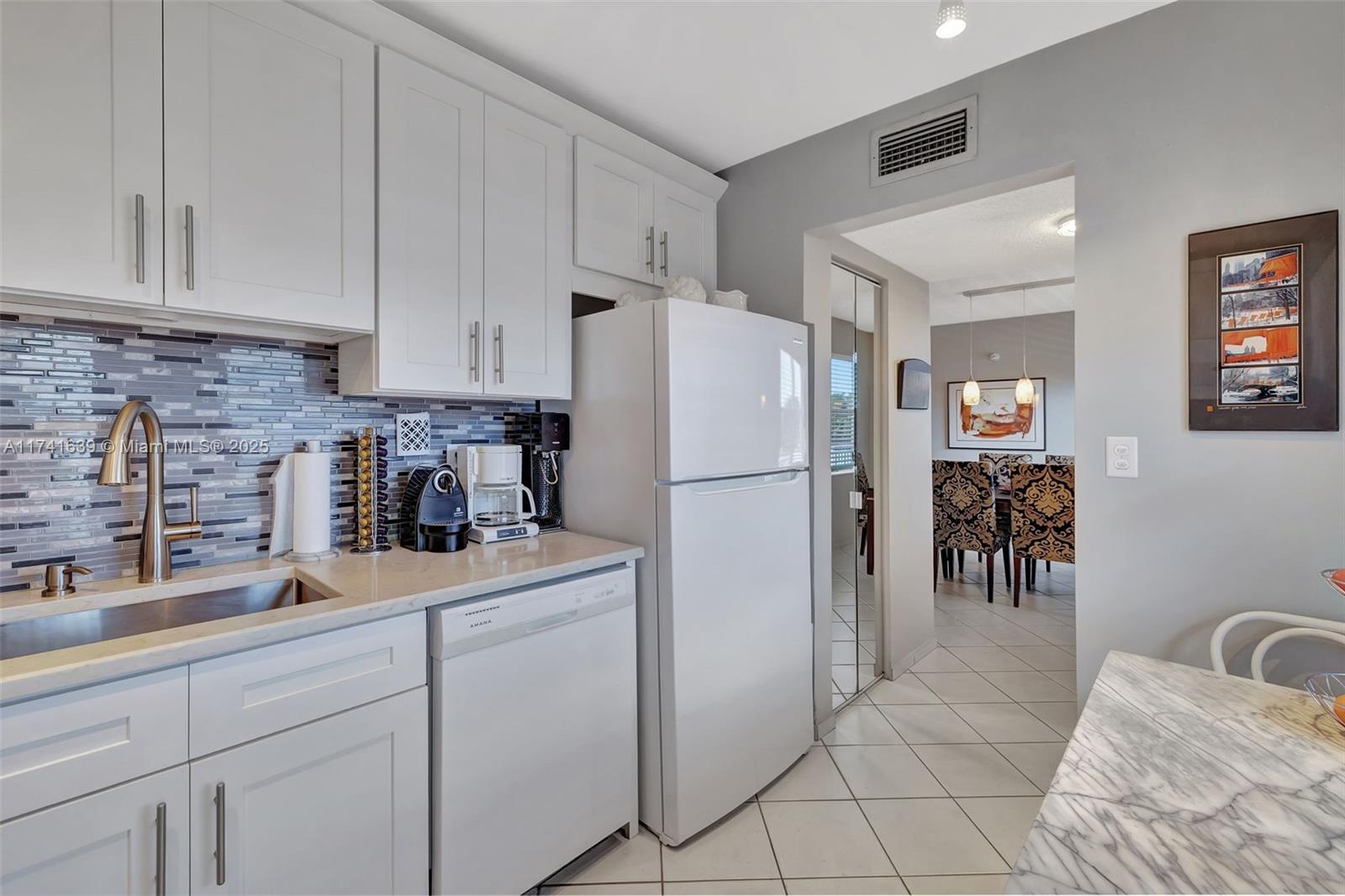 SAPPHIRE CONDO - Residential