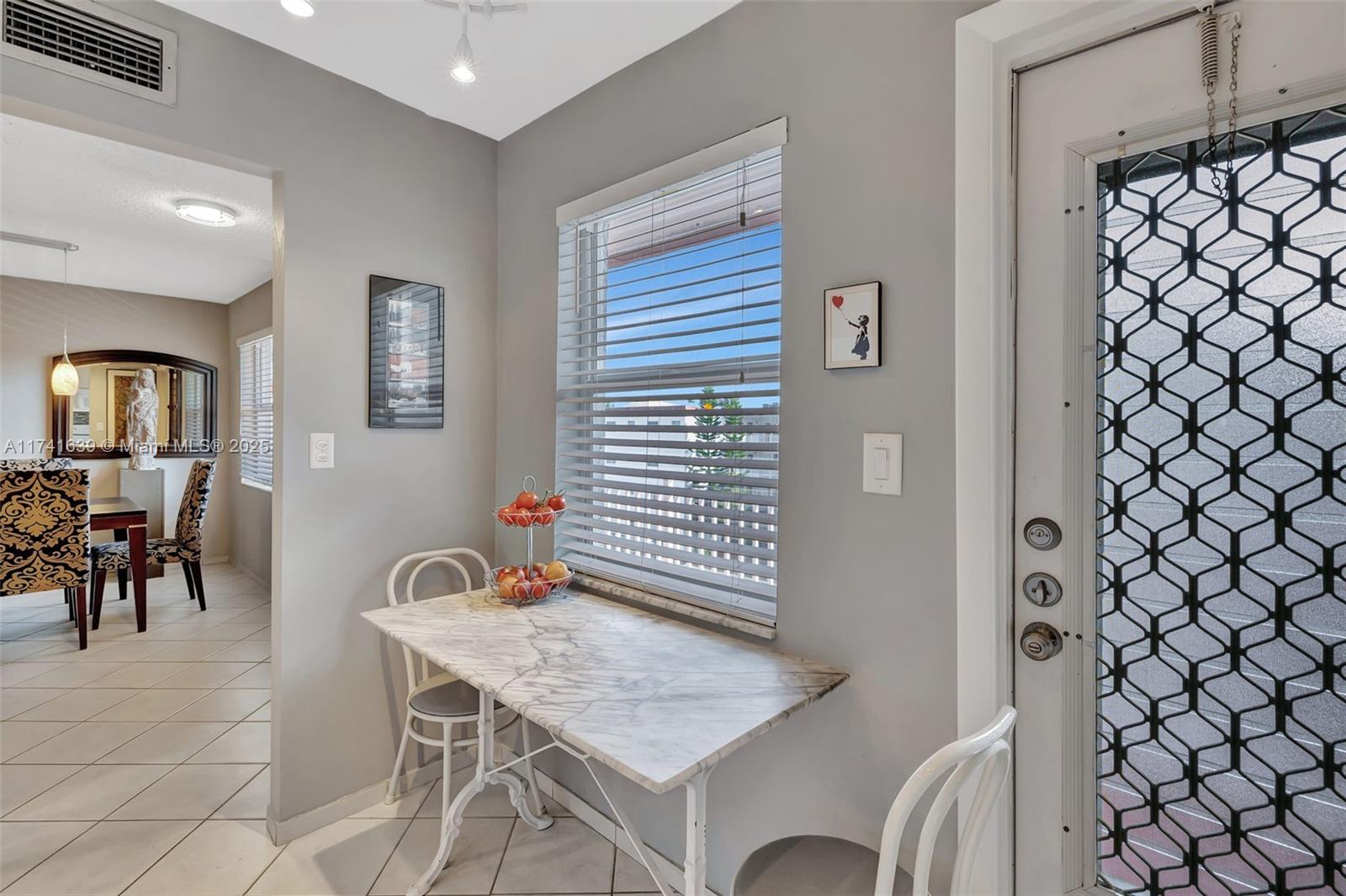 SAPPHIRE CONDO - Residential