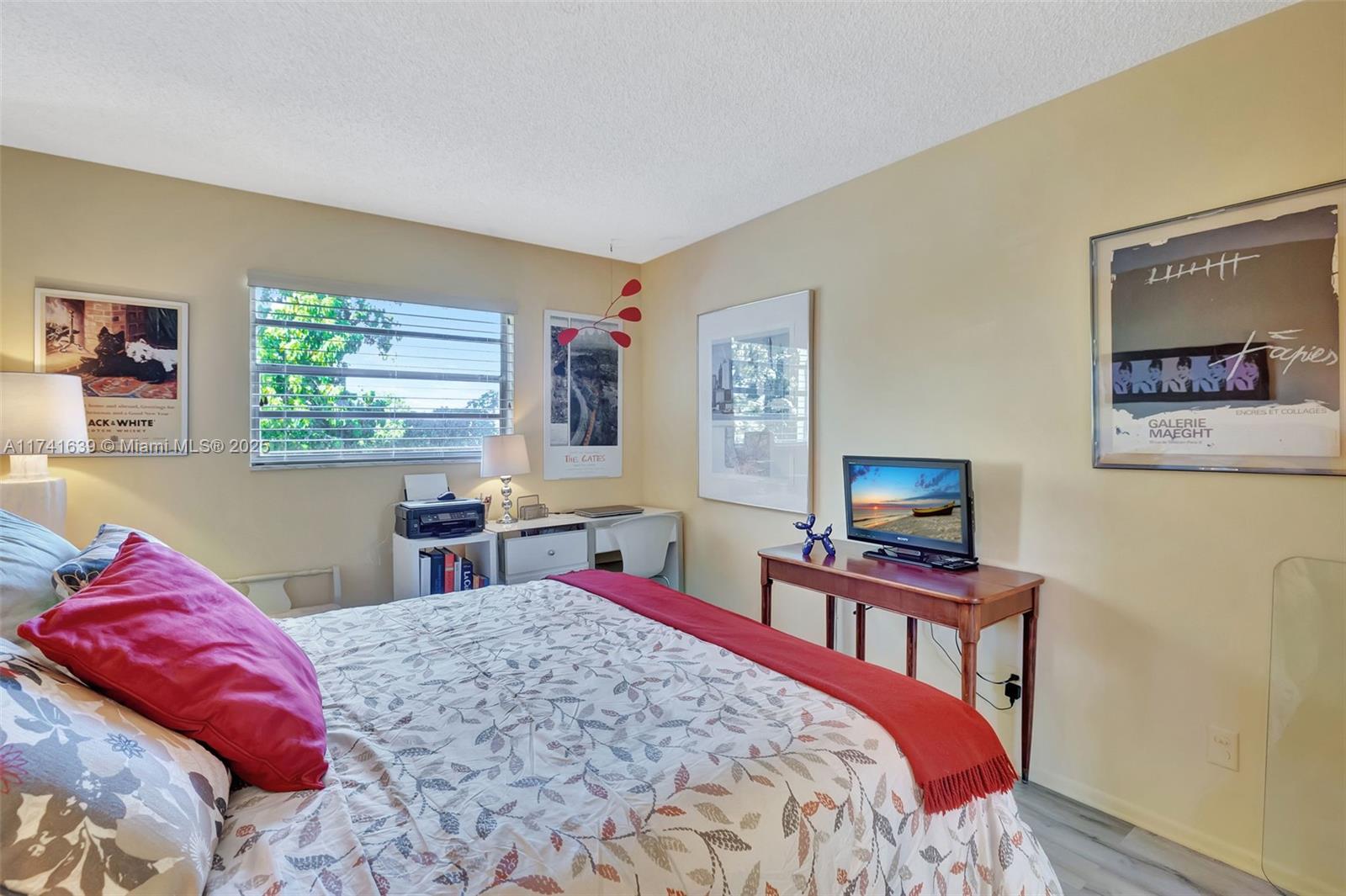 SAPPHIRE CONDO - Residential