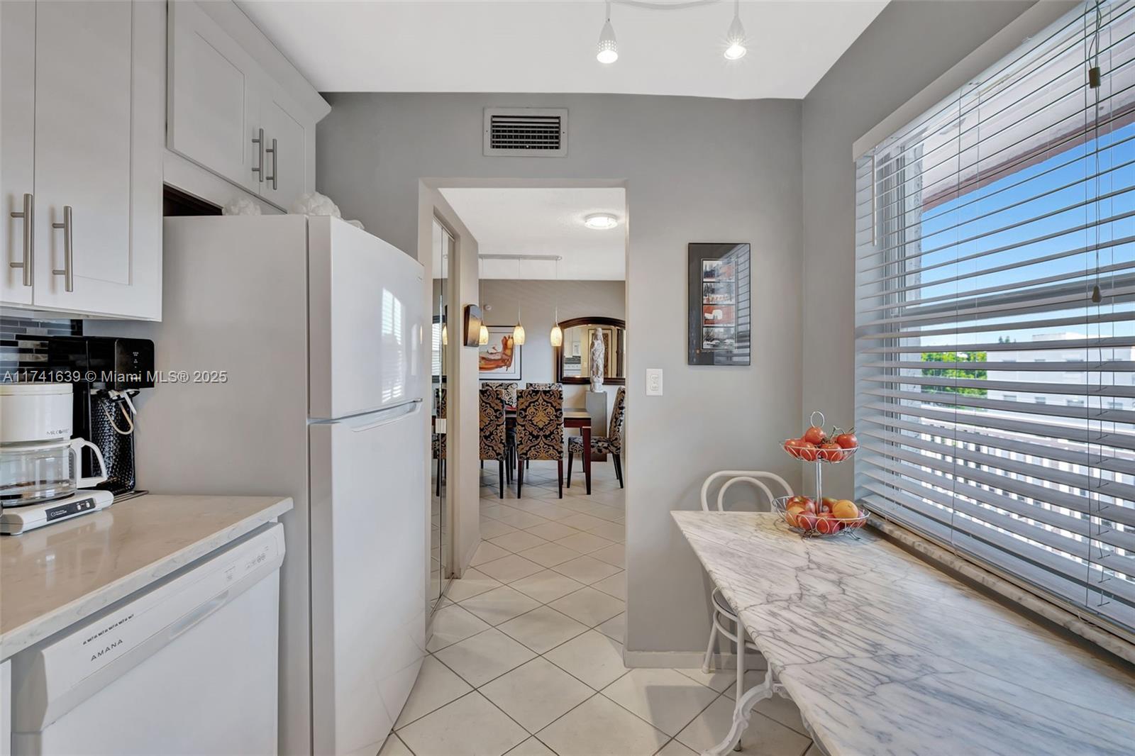 SAPPHIRE CONDO - Residential