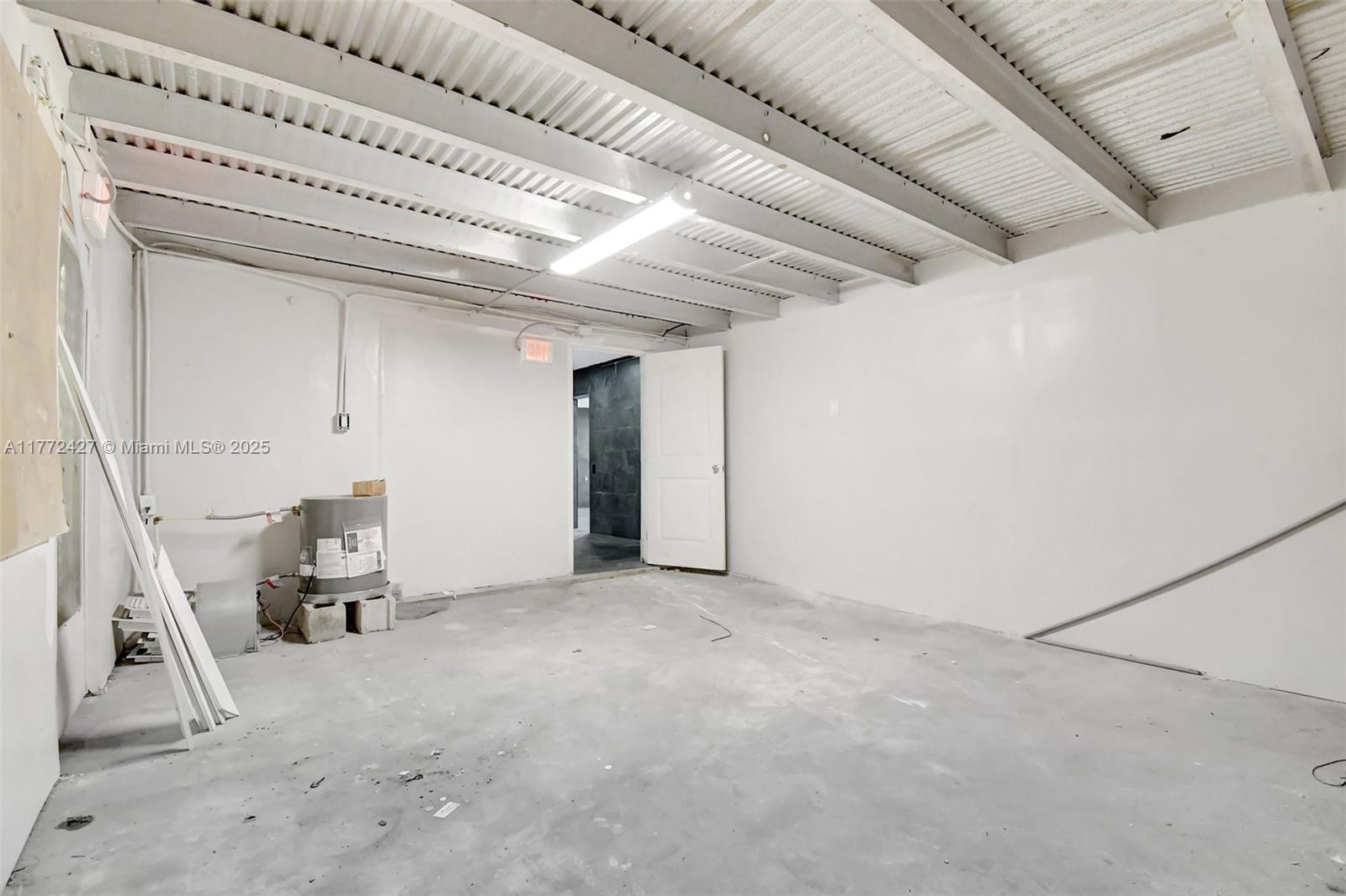 ARROWHEAD ESTATES 21-27 B - Commercial Sale