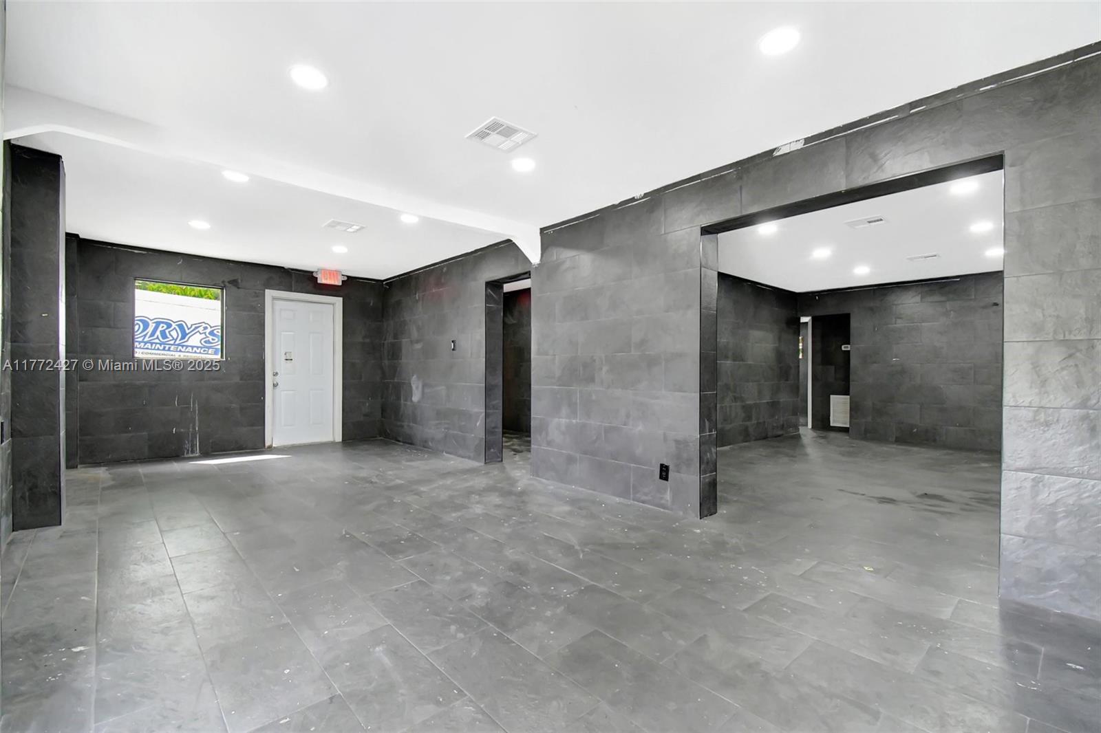 ARROWHEAD ESTATES 21-27 B - Commercial Sale