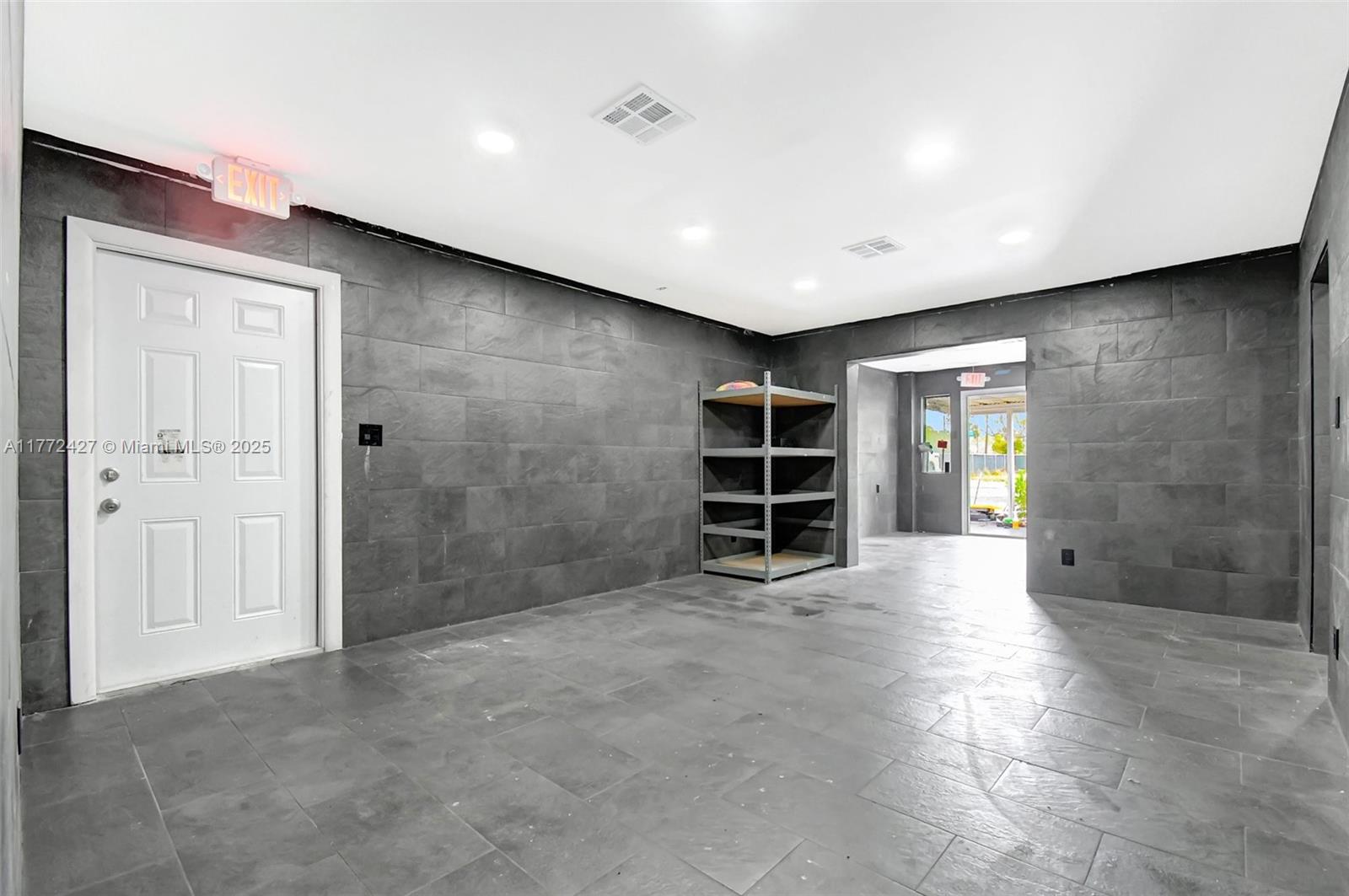 ARROWHEAD ESTATES 21-27 B - Commercial Sale