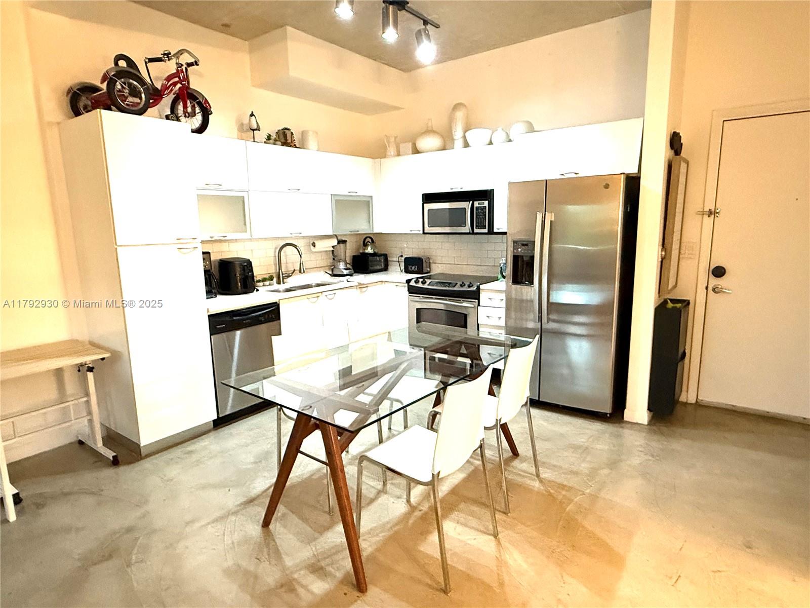 Rental Property at 234 Ne 3rd St 303, Miami, Broward County, Florida - Bedrooms: 1 
Bathrooms: 1  - $2,350 MO.
