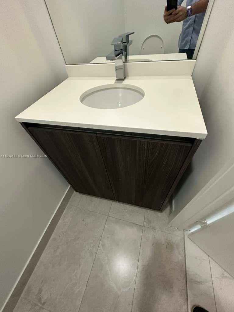 ARIA ON THE BAY CONDO - Residential Lease