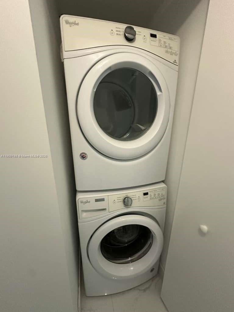 ARIA ON THE BAY CONDO - Residential Lease