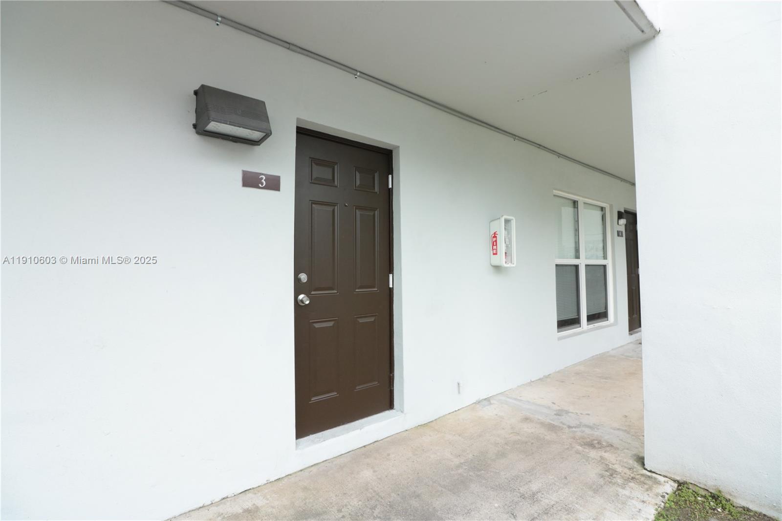 TOWN PARK PLAZA NORTH CON - Residential Lease