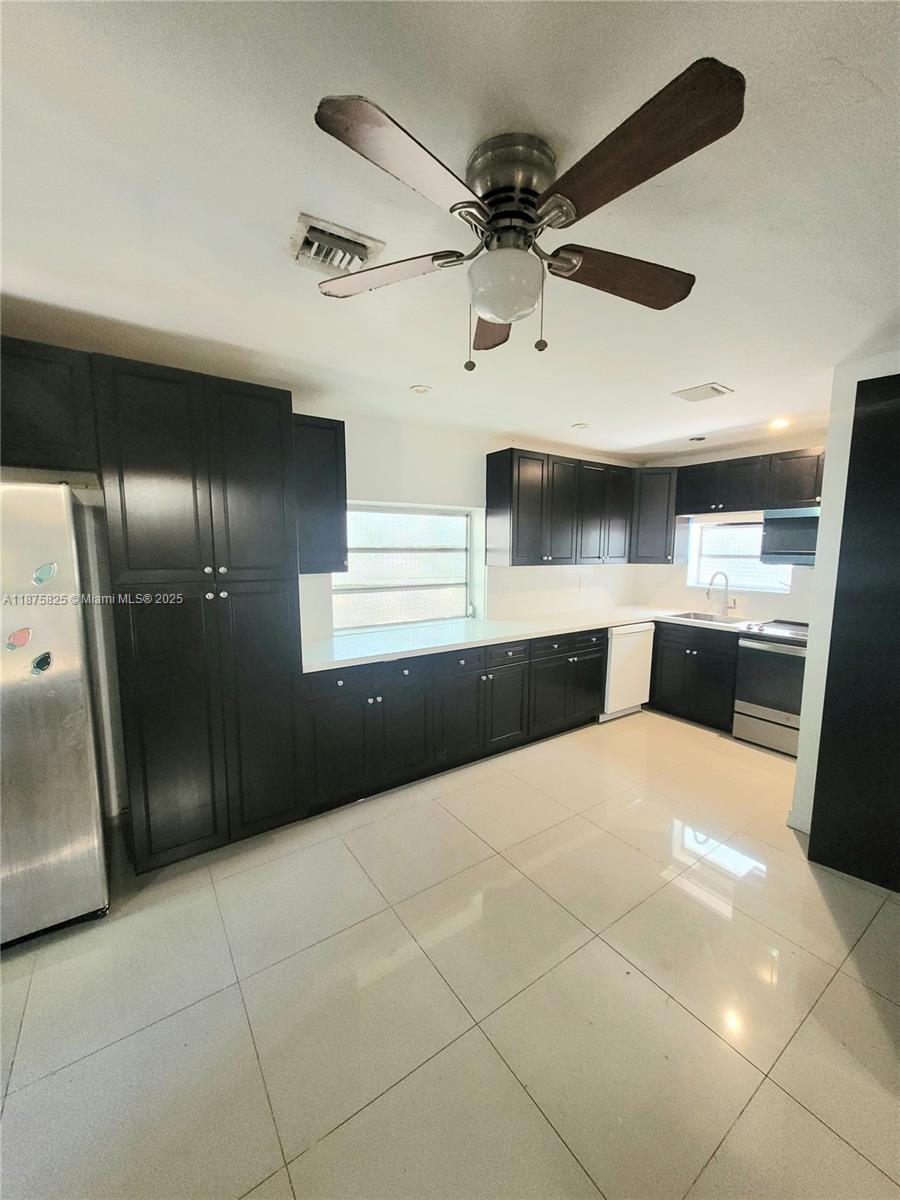 ATLANTIC SHORES DIXIE HIG - Residential Lease