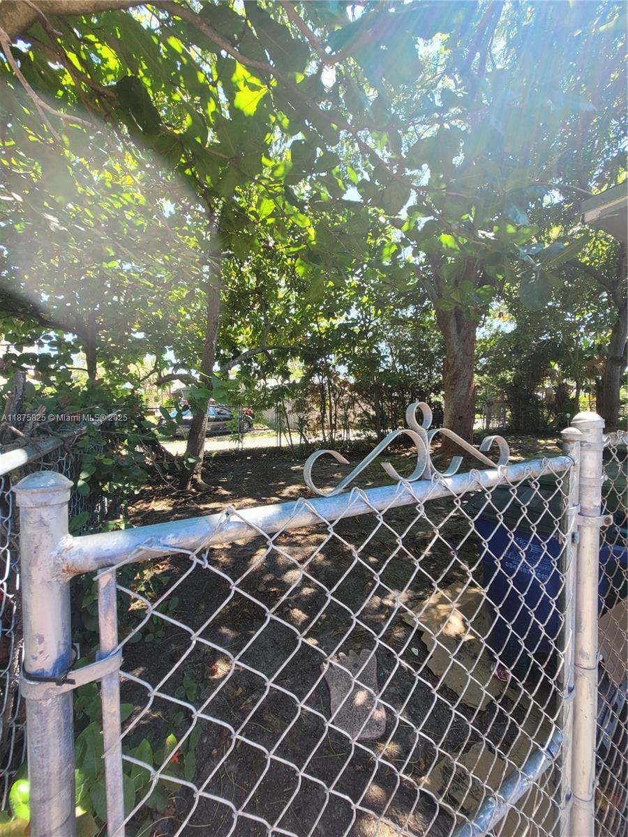 ATLANTIC SHORES DIXIE HIG - Residential Lease