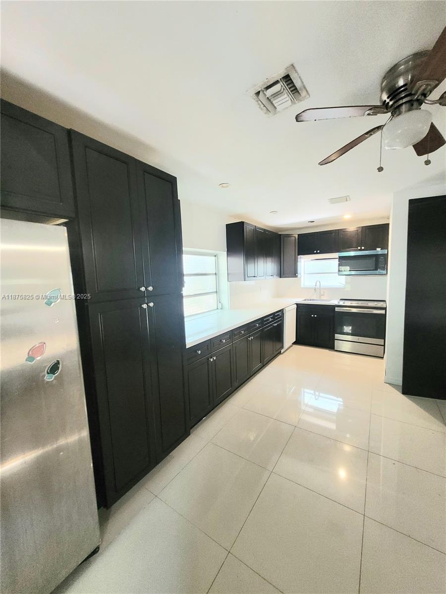 ATLANTIC SHORES DIXIE HIG - Residential Lease