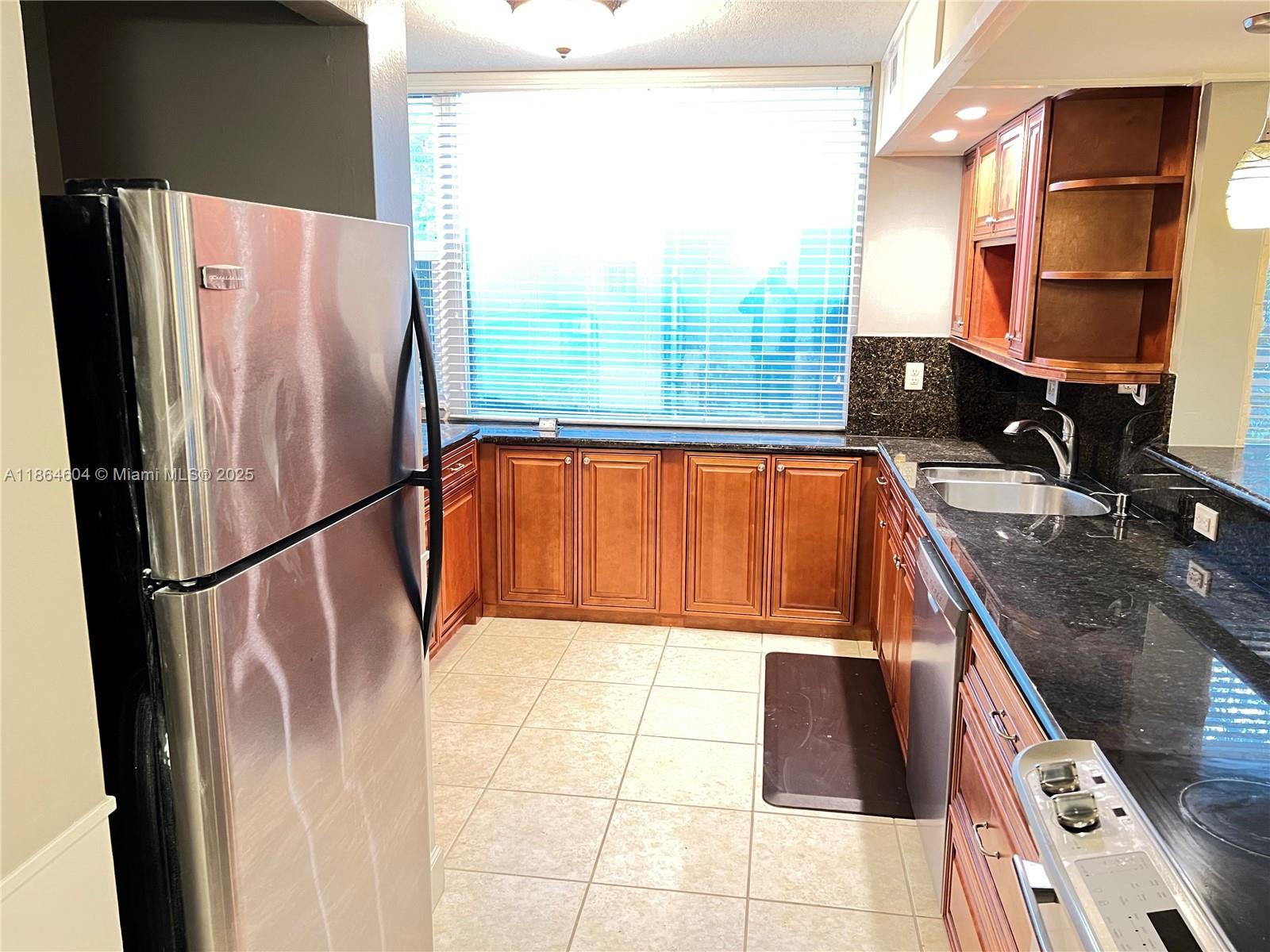 6800 Cypress Rd 101