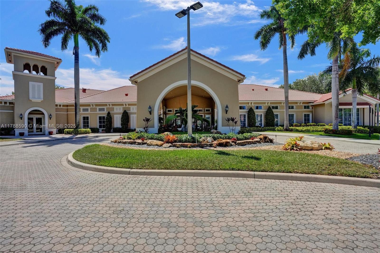 TUSCANY BAY - Residential
