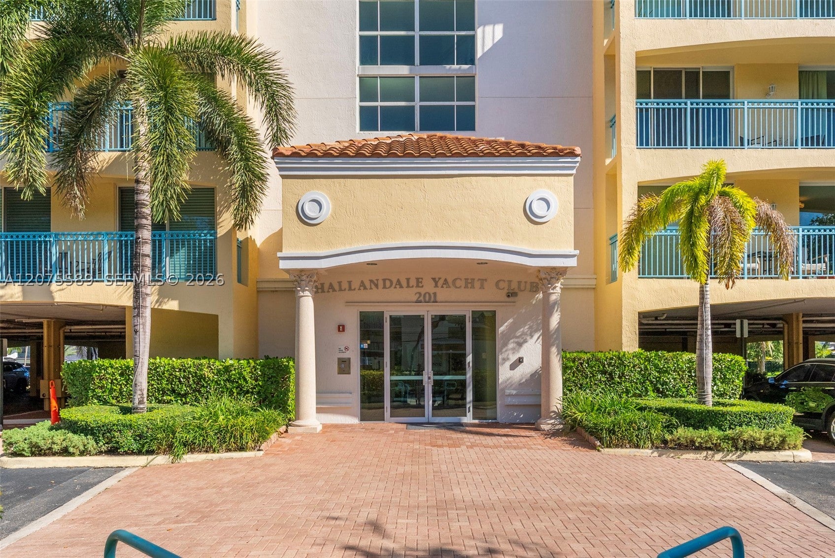 201 Golden Isles Dr 505