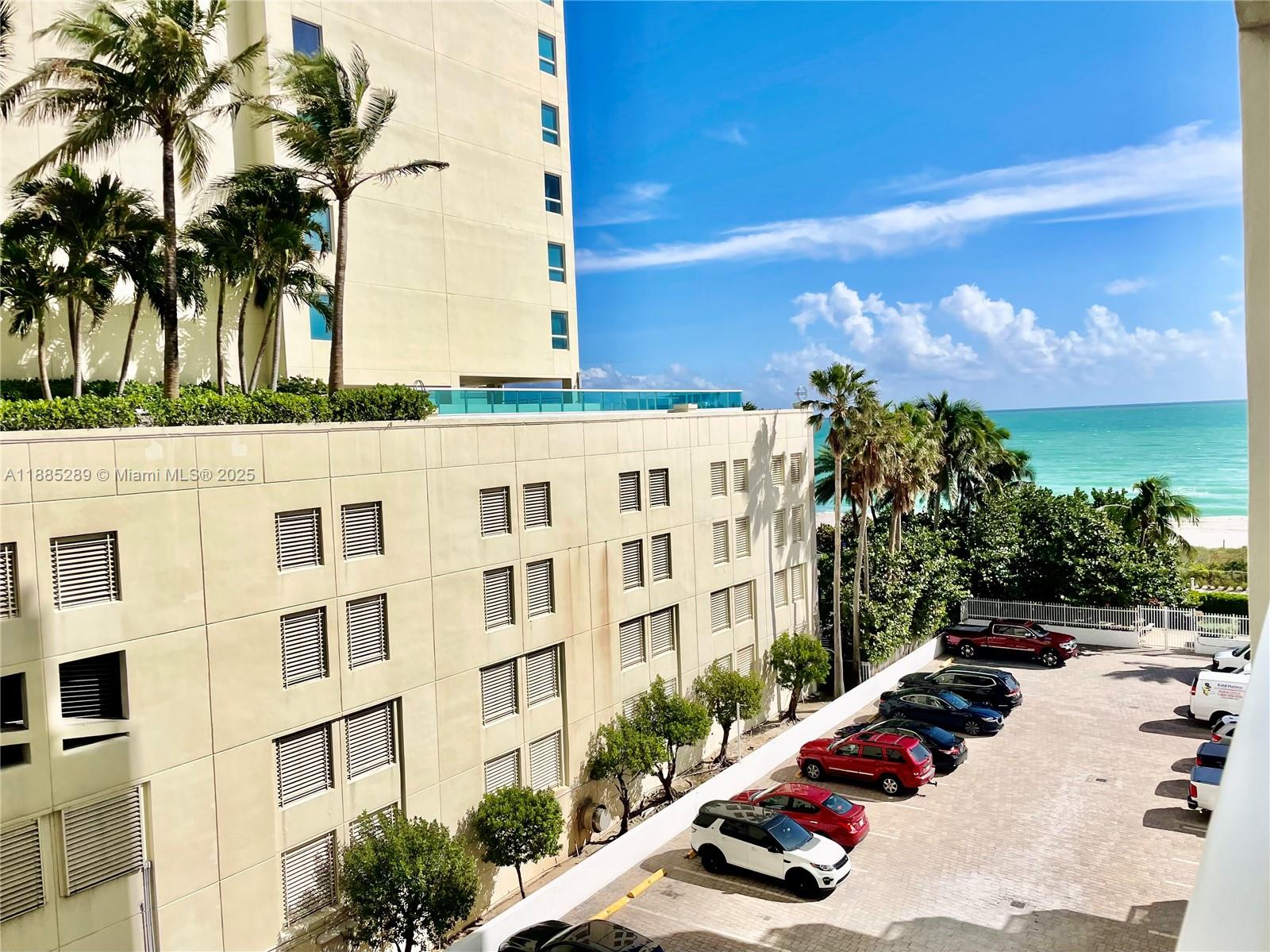 5005 Collins Ave 523