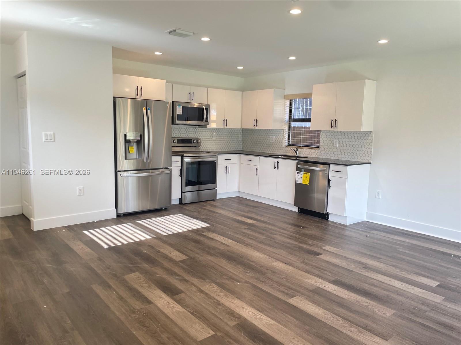 SANTA CLARA SUB - Residential Lease