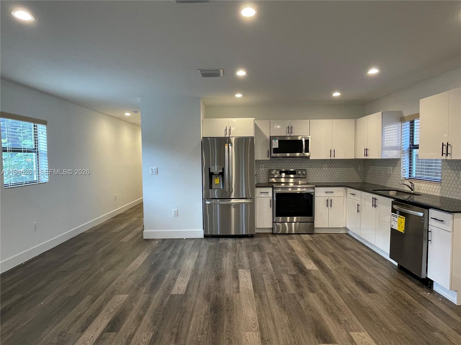 SANTA CLARA SUB - Residential Lease