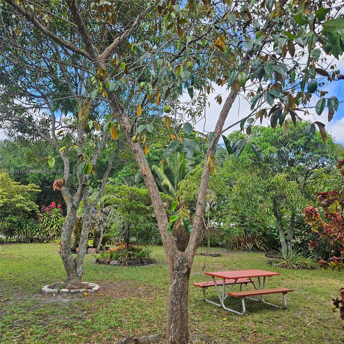 LAUDERDALE LITTLE RANCHES - Land