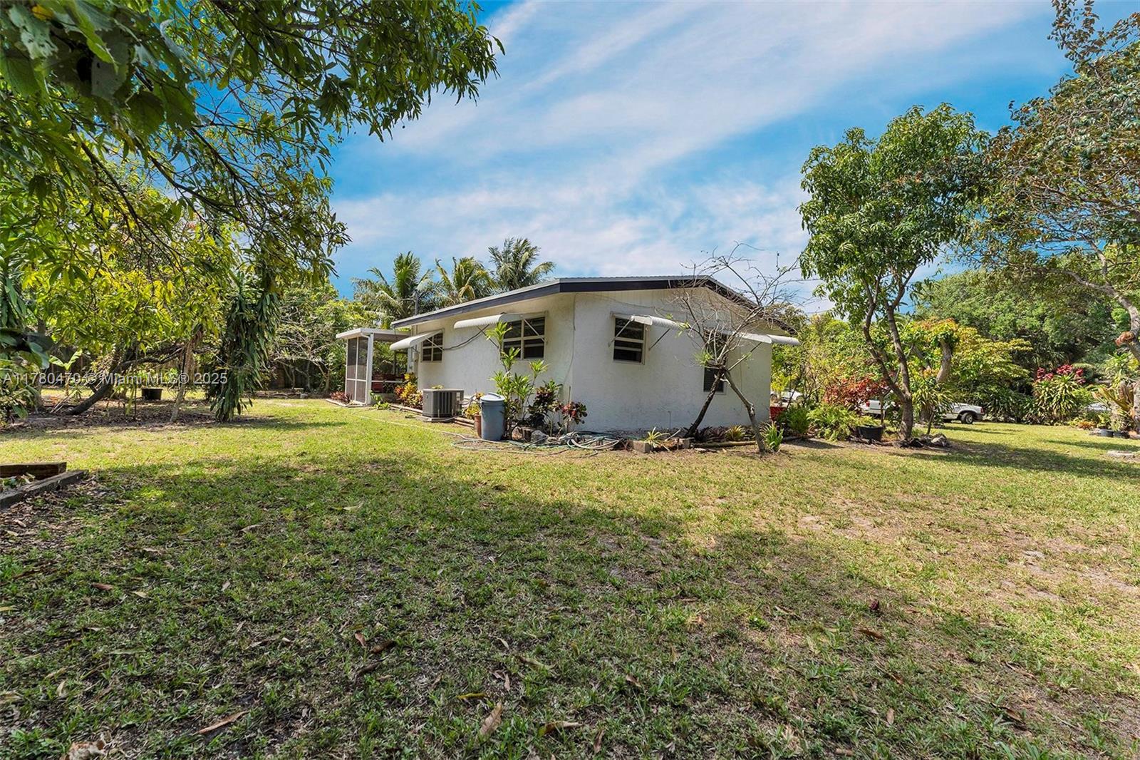 LAUDERDALE LITTLE RANCHES - Land