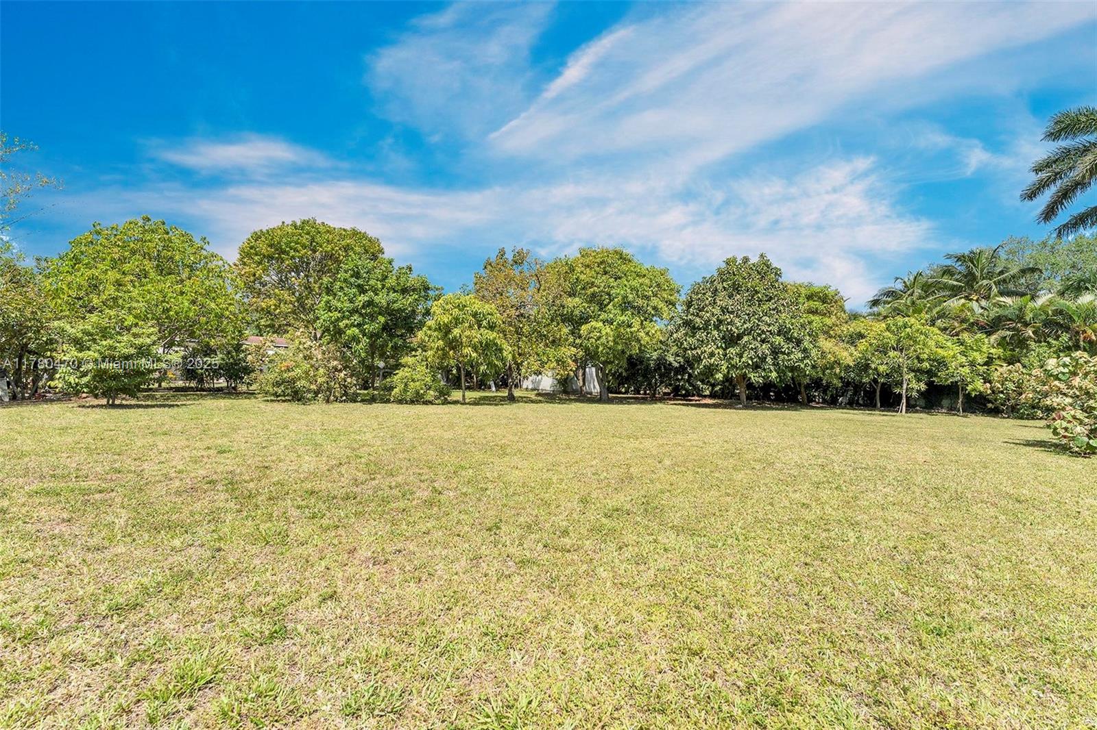 LAUDERDALE LITTLE RANCHES - Land
