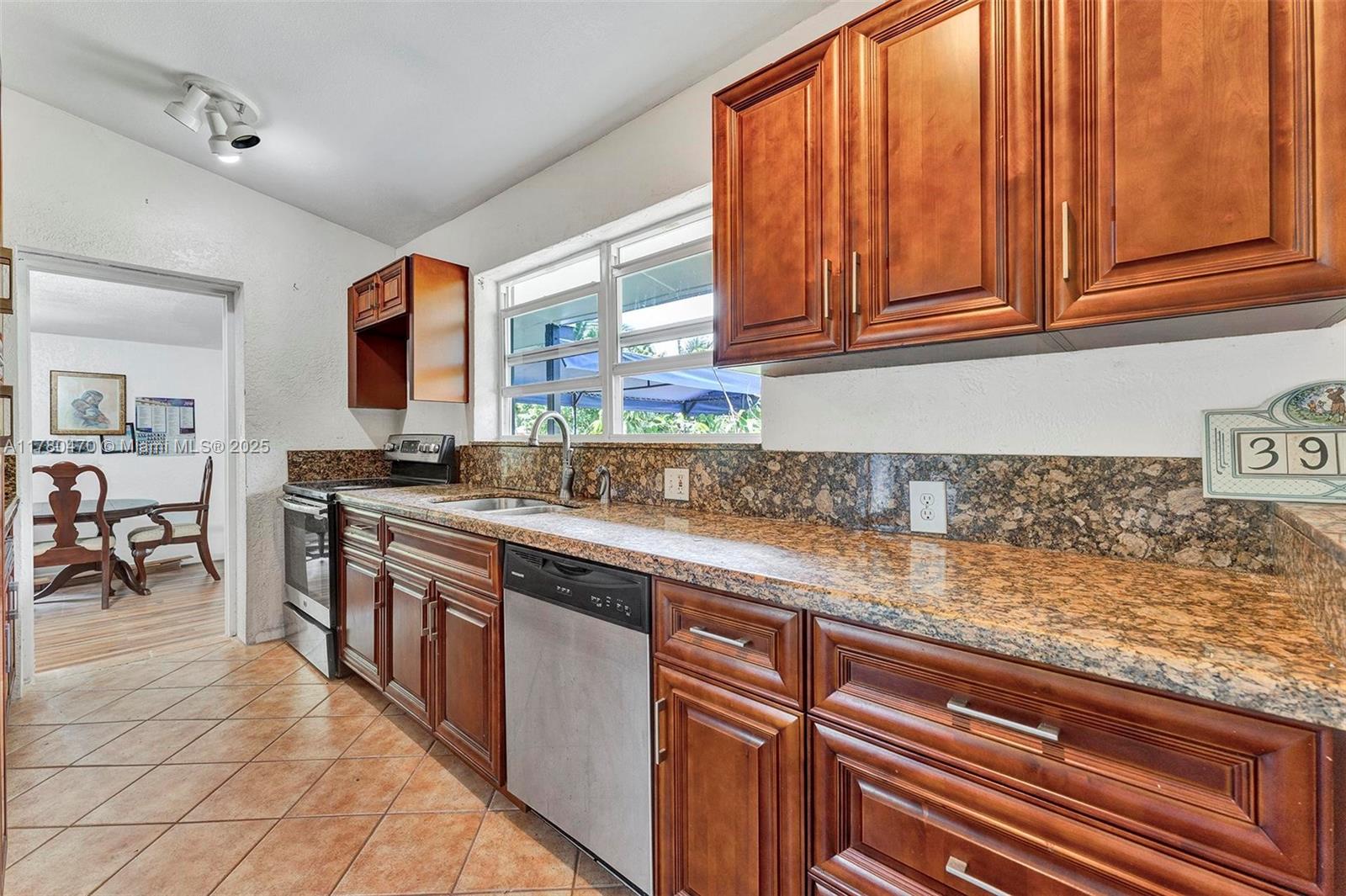 LAUDERDALE LITTLE RANCHES - Land