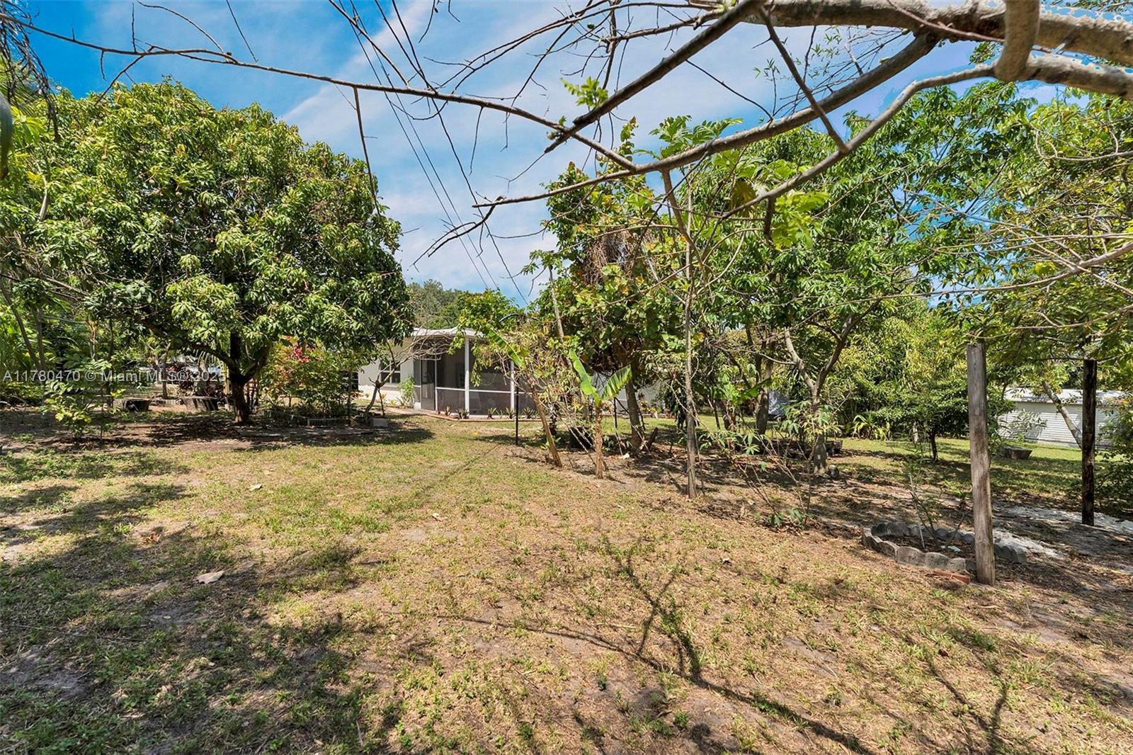 LAUDERDALE LITTLE RANCHES - Land