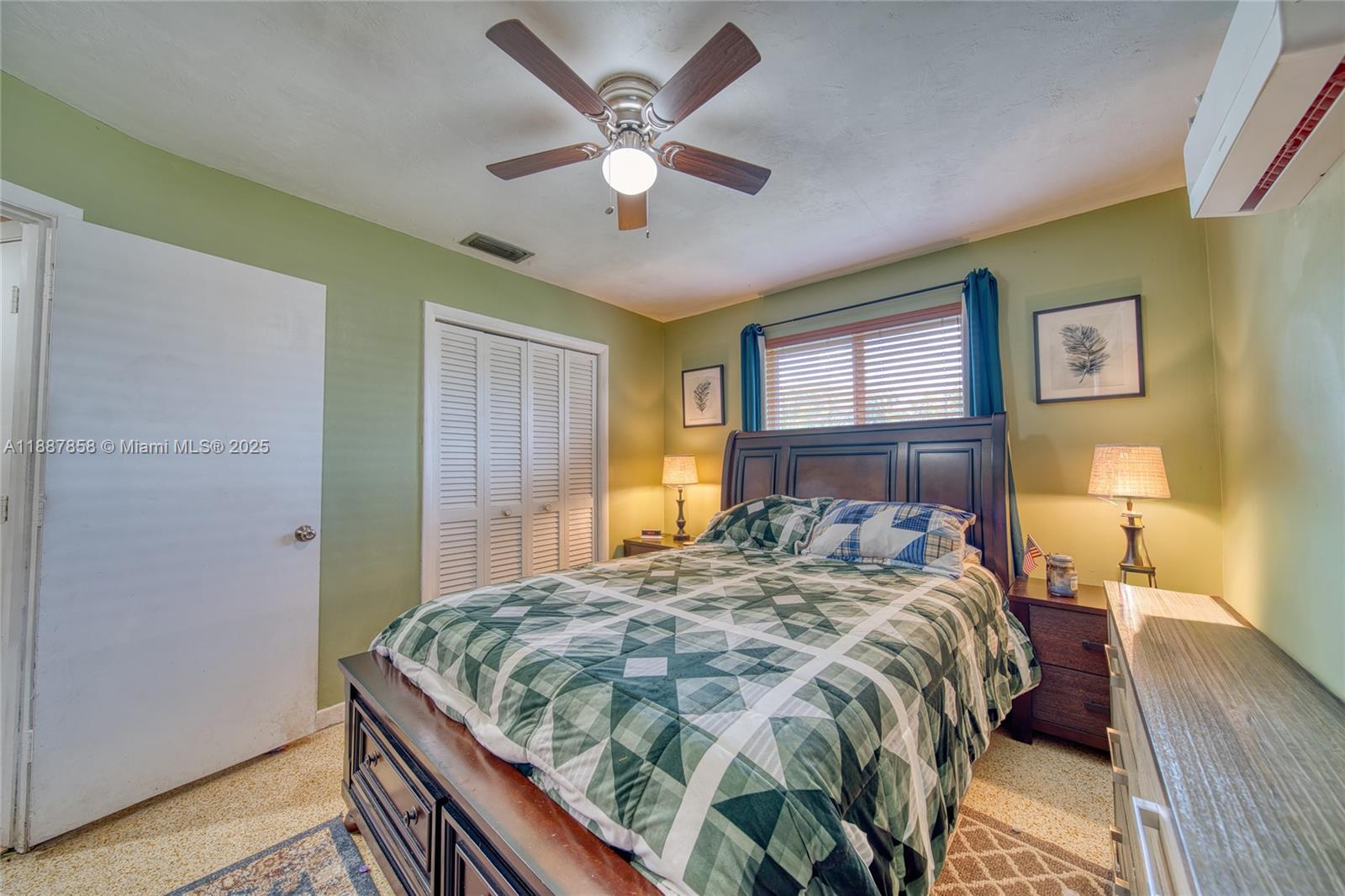 CORAL GARDENS - Residential