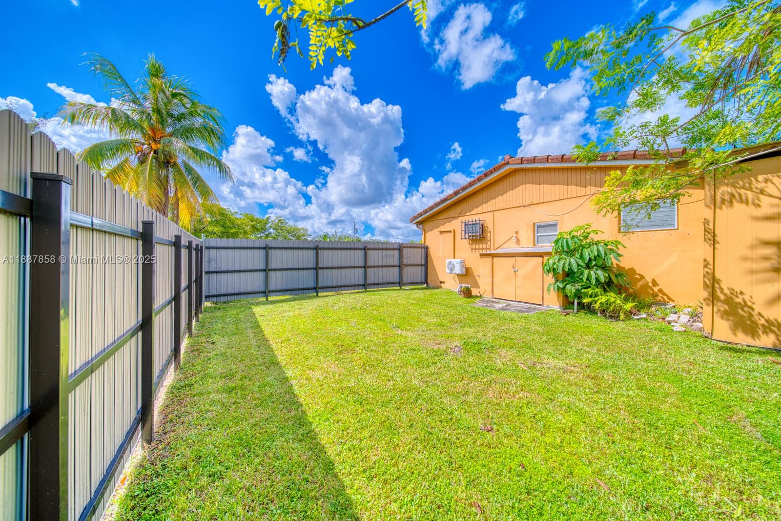 CORAL GARDENS - Residential