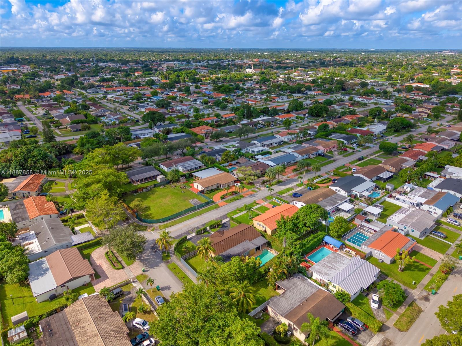 CORAL GARDENS - Residential