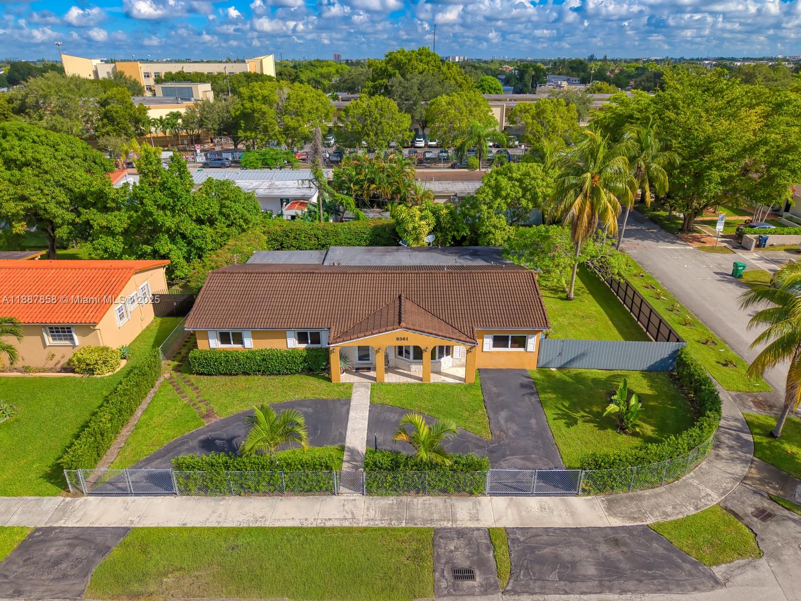 CORAL GARDENS - Residential