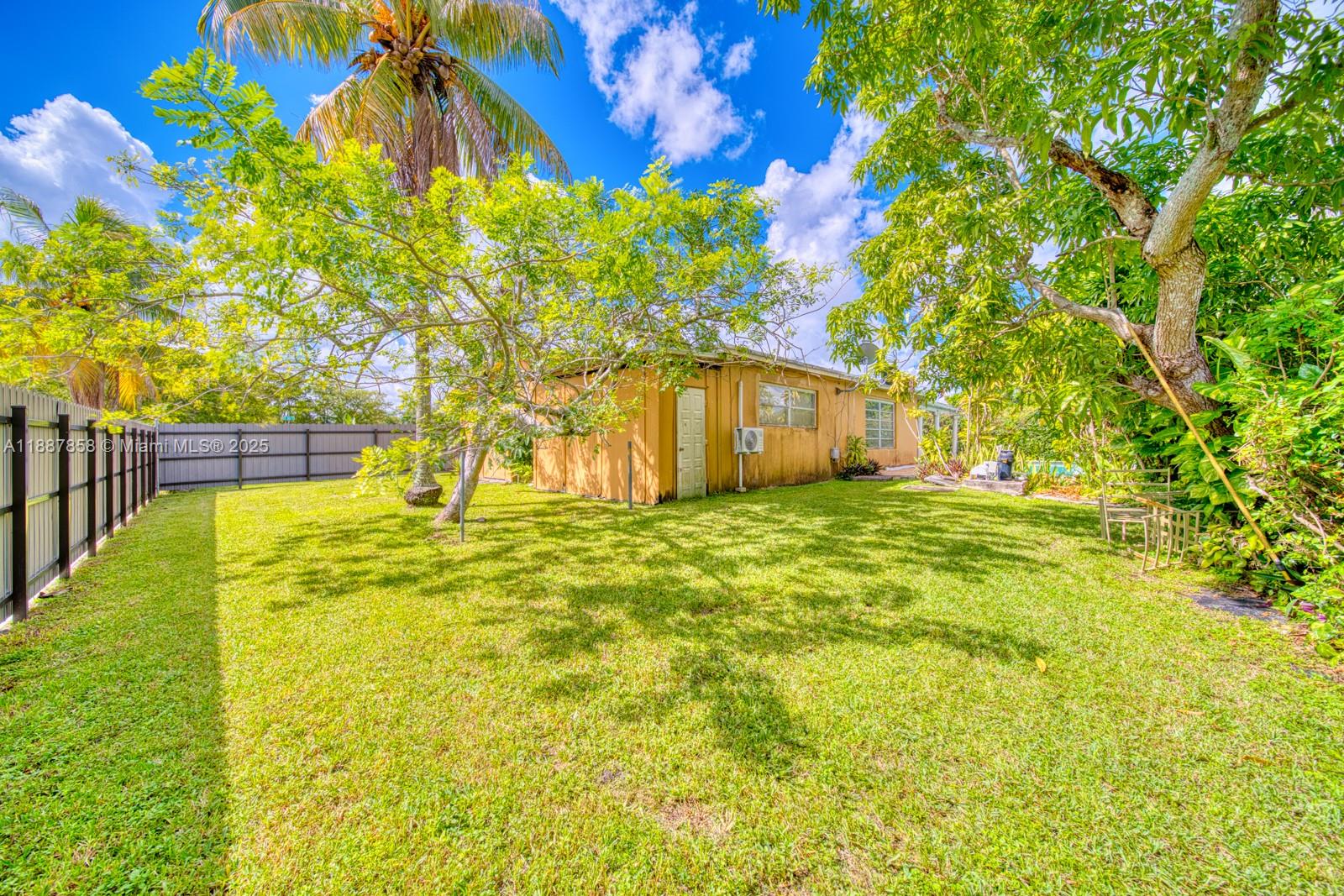 CORAL GARDENS - Residential