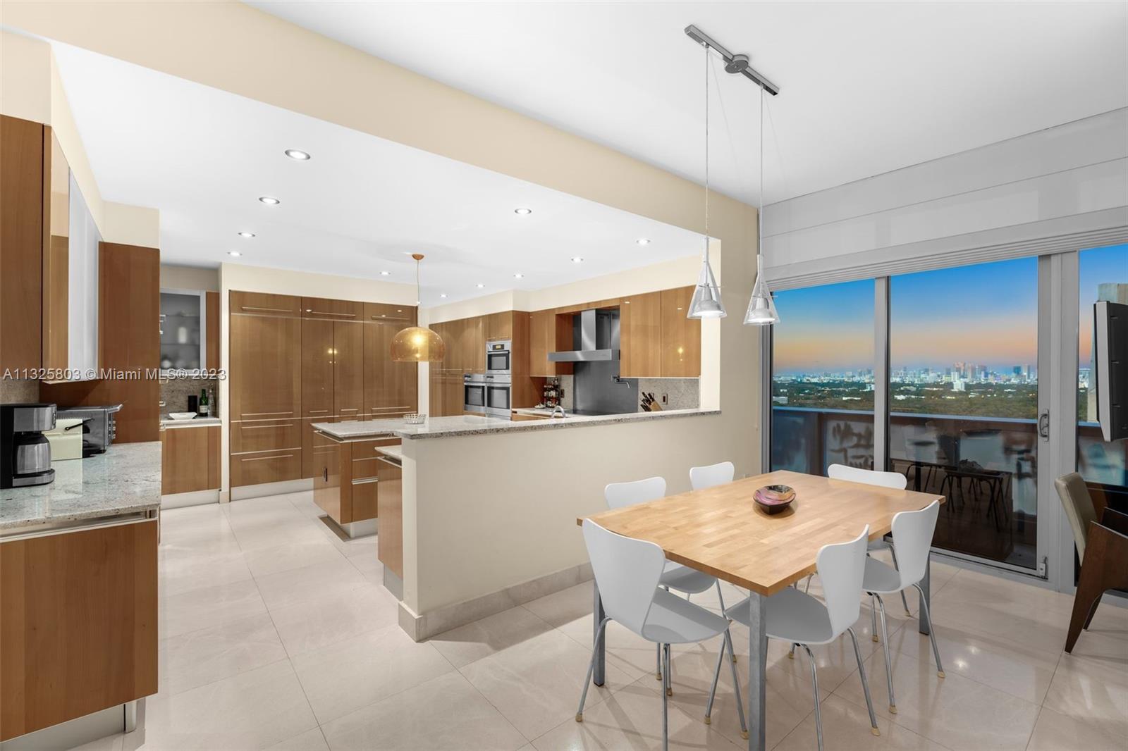 GROVENOR HOUSE CONDO - Residential