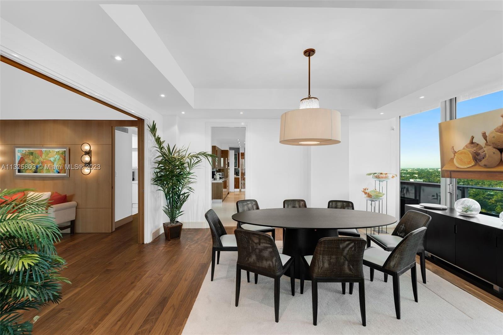 GROVENOR HOUSE CONDO - Residential