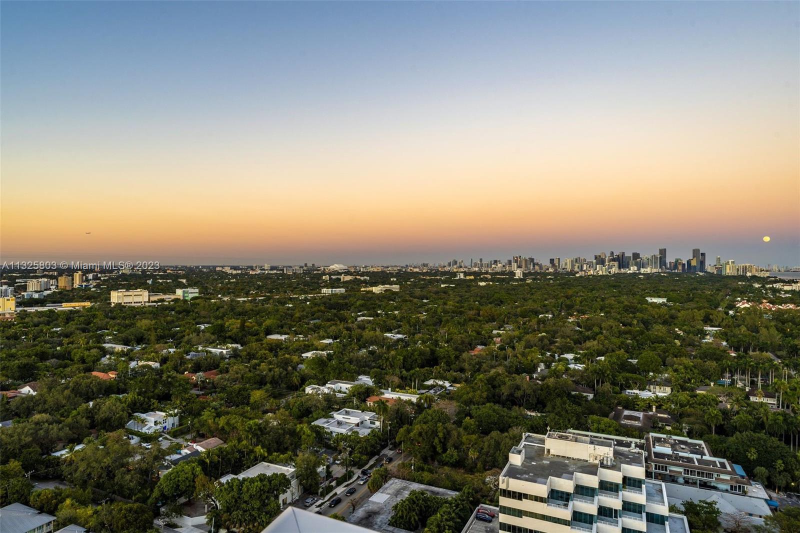 GROVENOR HOUSE CONDO - Residential