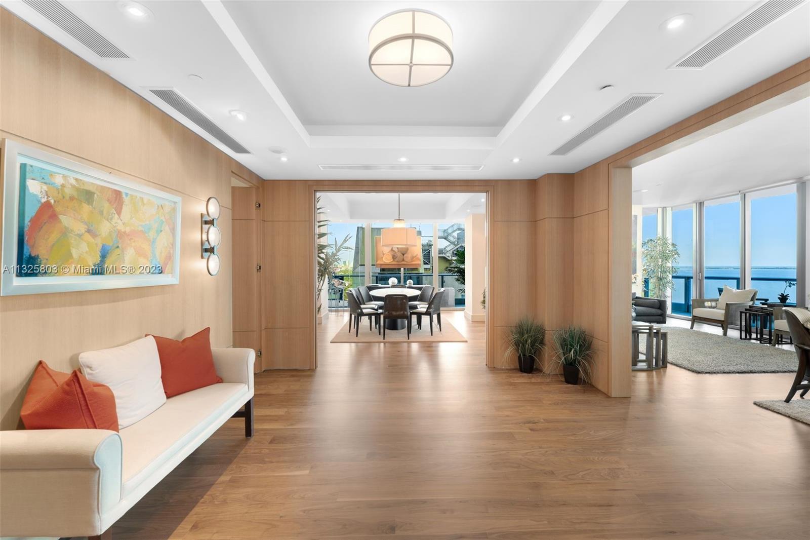 GROVENOR HOUSE CONDO - Residential