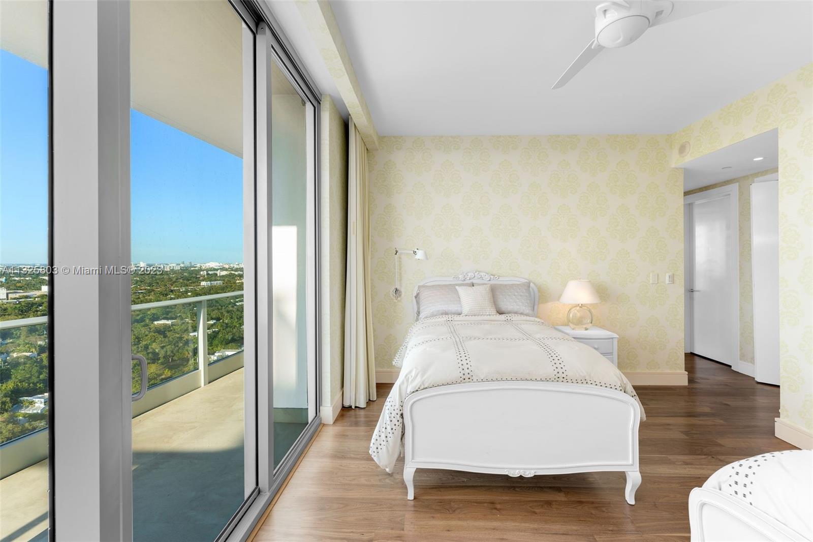 GROVENOR HOUSE CONDO - Residential