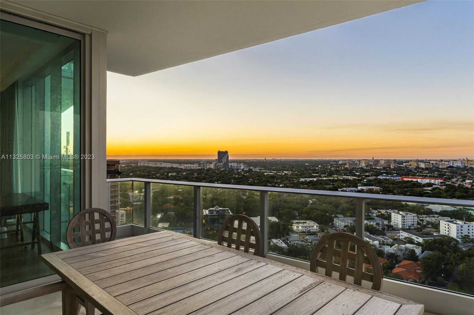 GROVENOR HOUSE CONDO - Residential