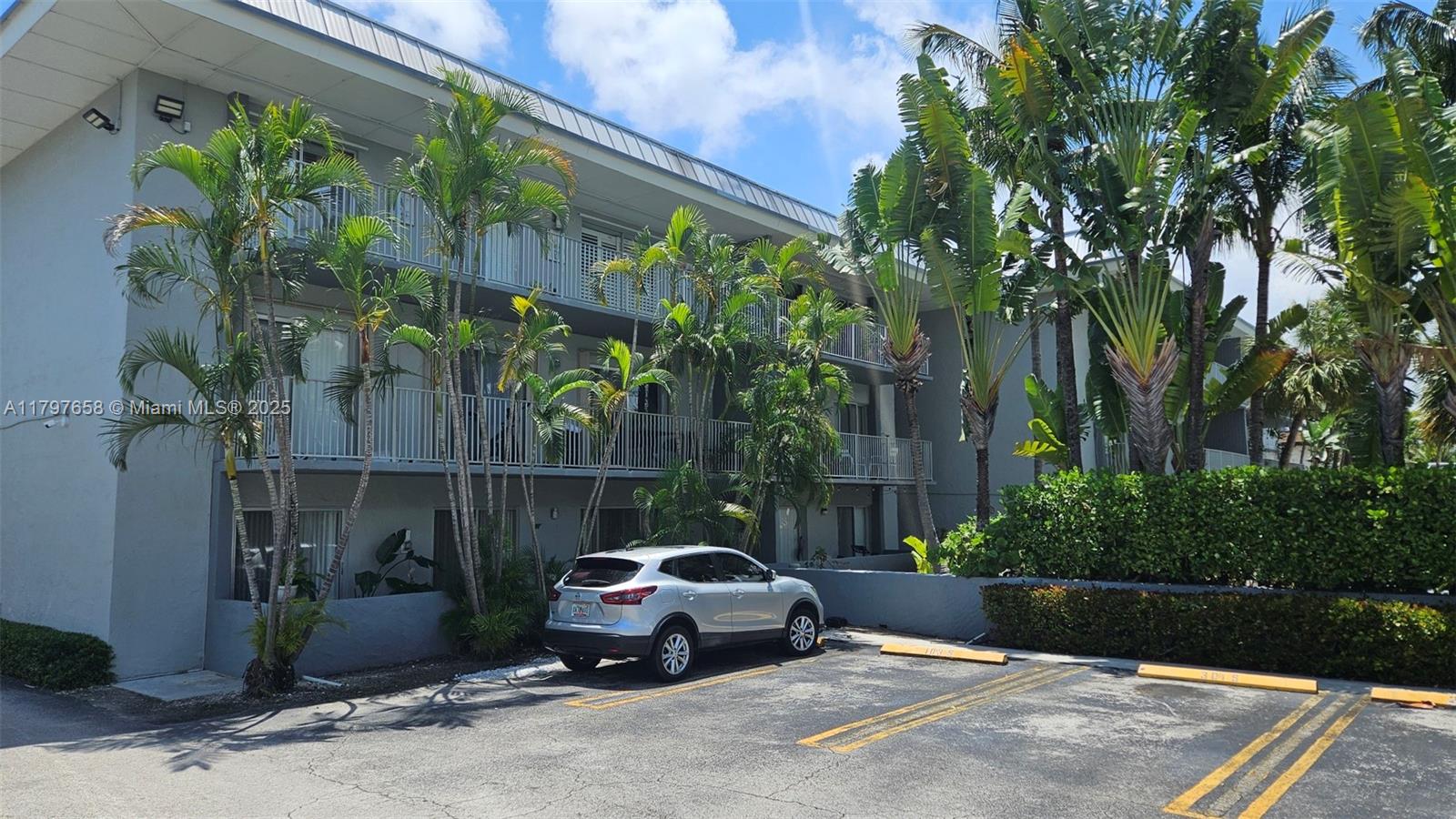 7401 Sw 82nd St 209S, Miami, Broward County, Florida - 3 Bedrooms  
2 Bathrooms - 