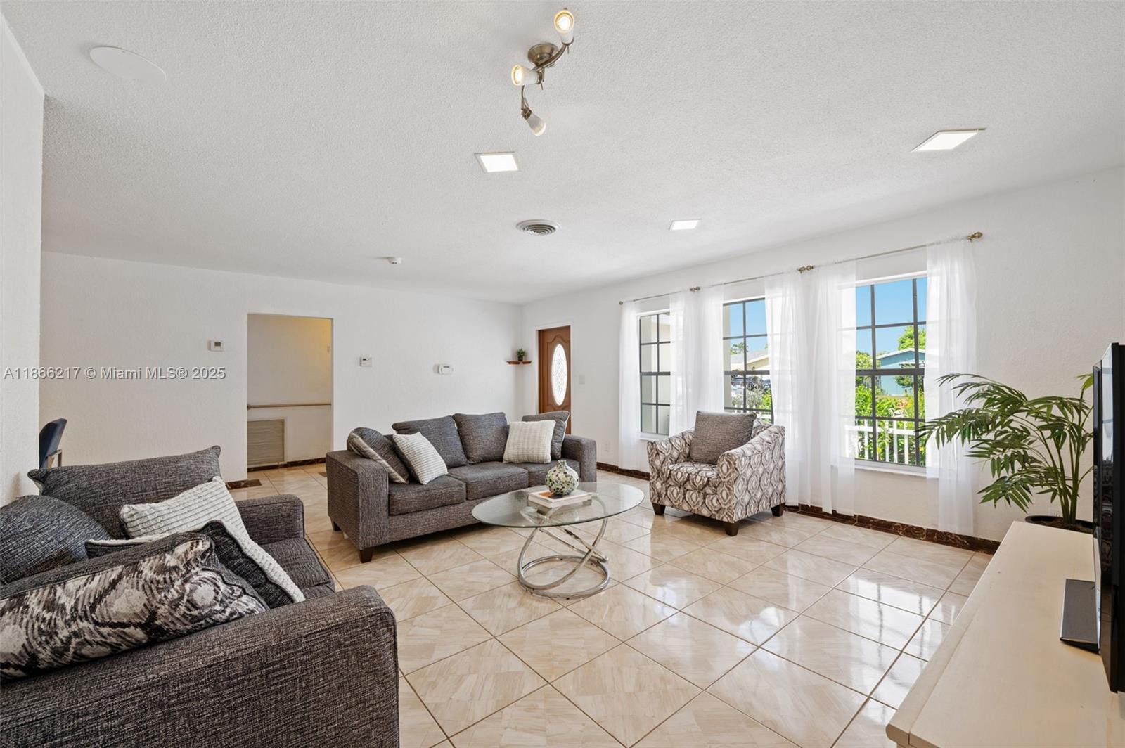 791 SW 49th Ter