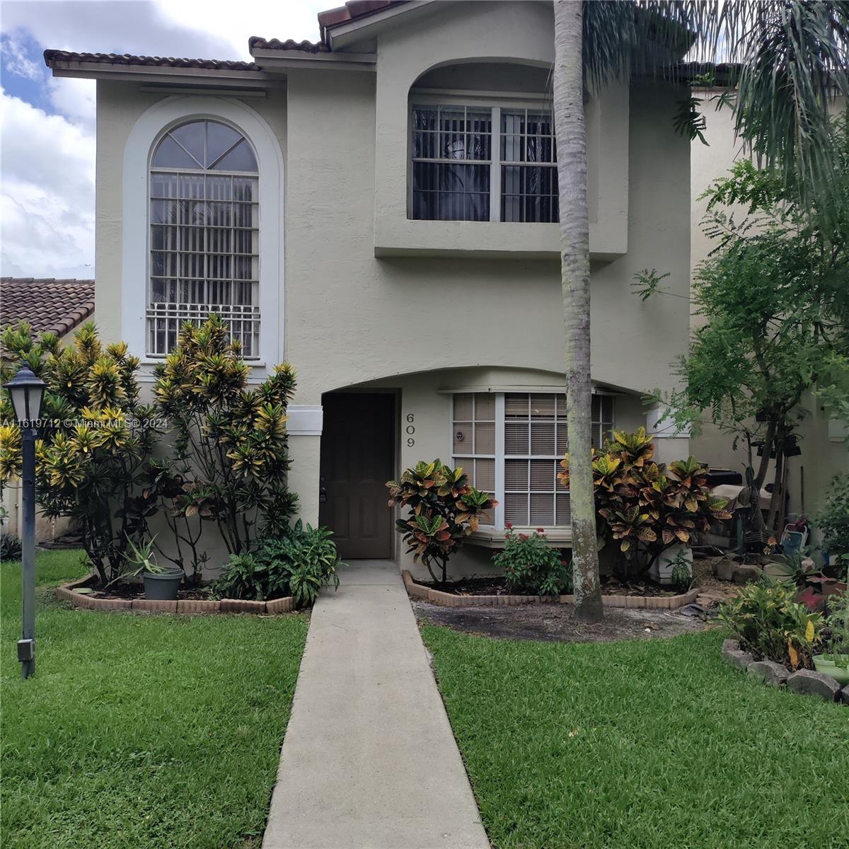 View Pembroke Pines, FL 33026 townhome