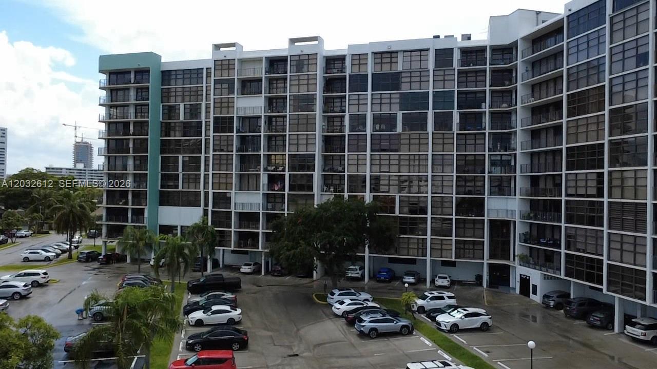 400 Leslie Dr 1124