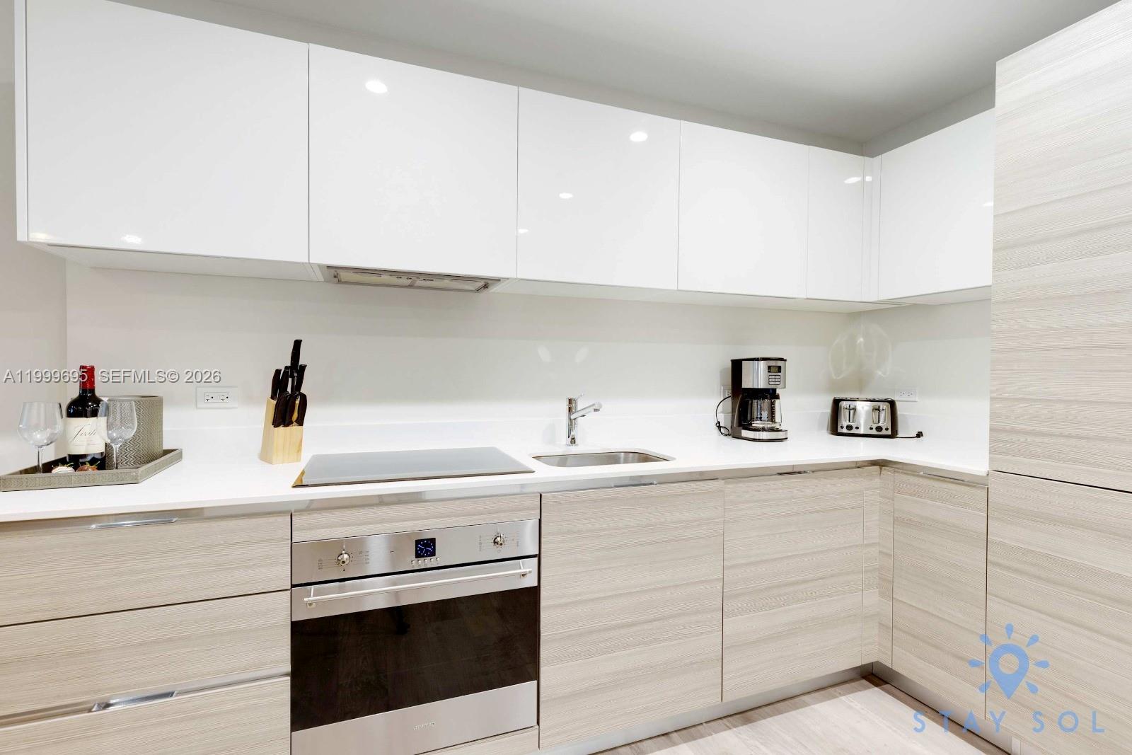 COSTA HOLLYWOOD CONDO - Residential